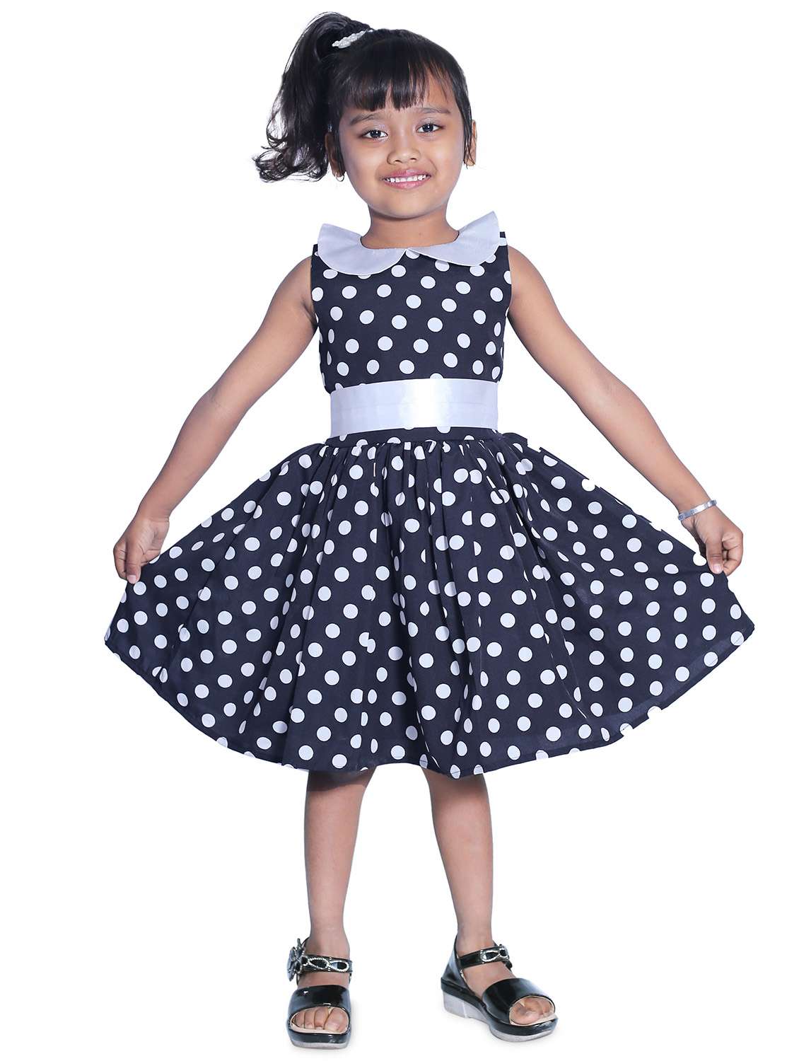 girls round neck sleeveless frock - 18269570 - Zoom Image - 0