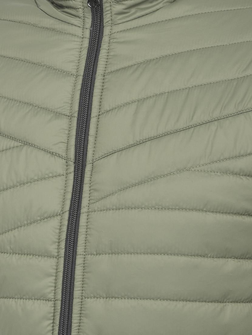 olive green solid quilted jacket - 18277558 - Standard Image - 4