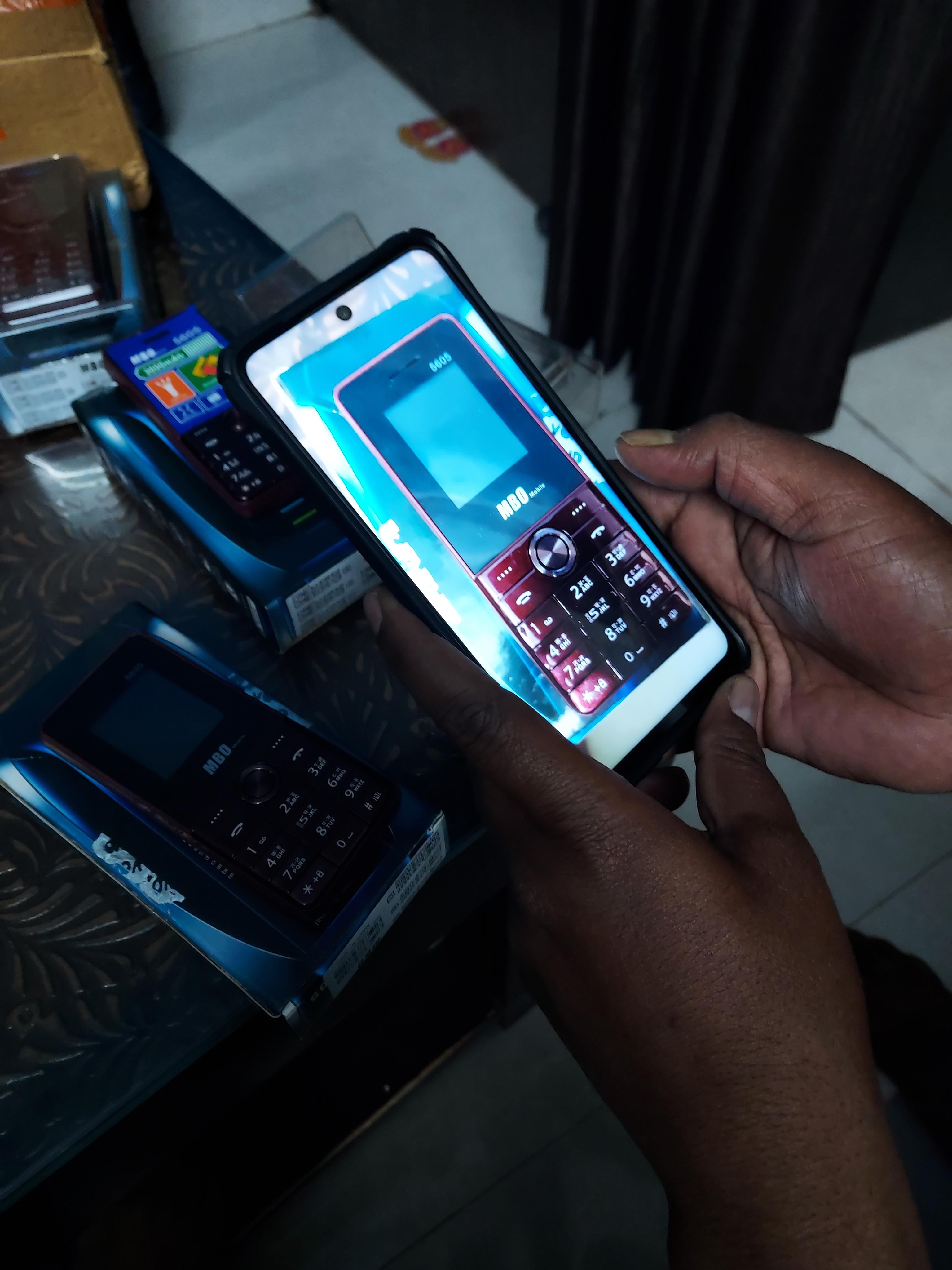 key pad phone  - 18281845 -  Standard Image - 1