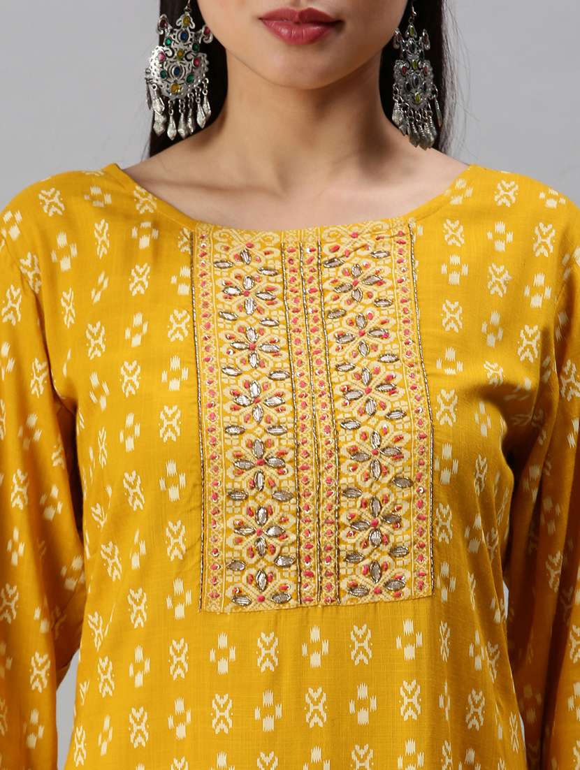 Yellow Cotton Blend Kurta Dupatta Set - 18285556 -  Standard Image - 4