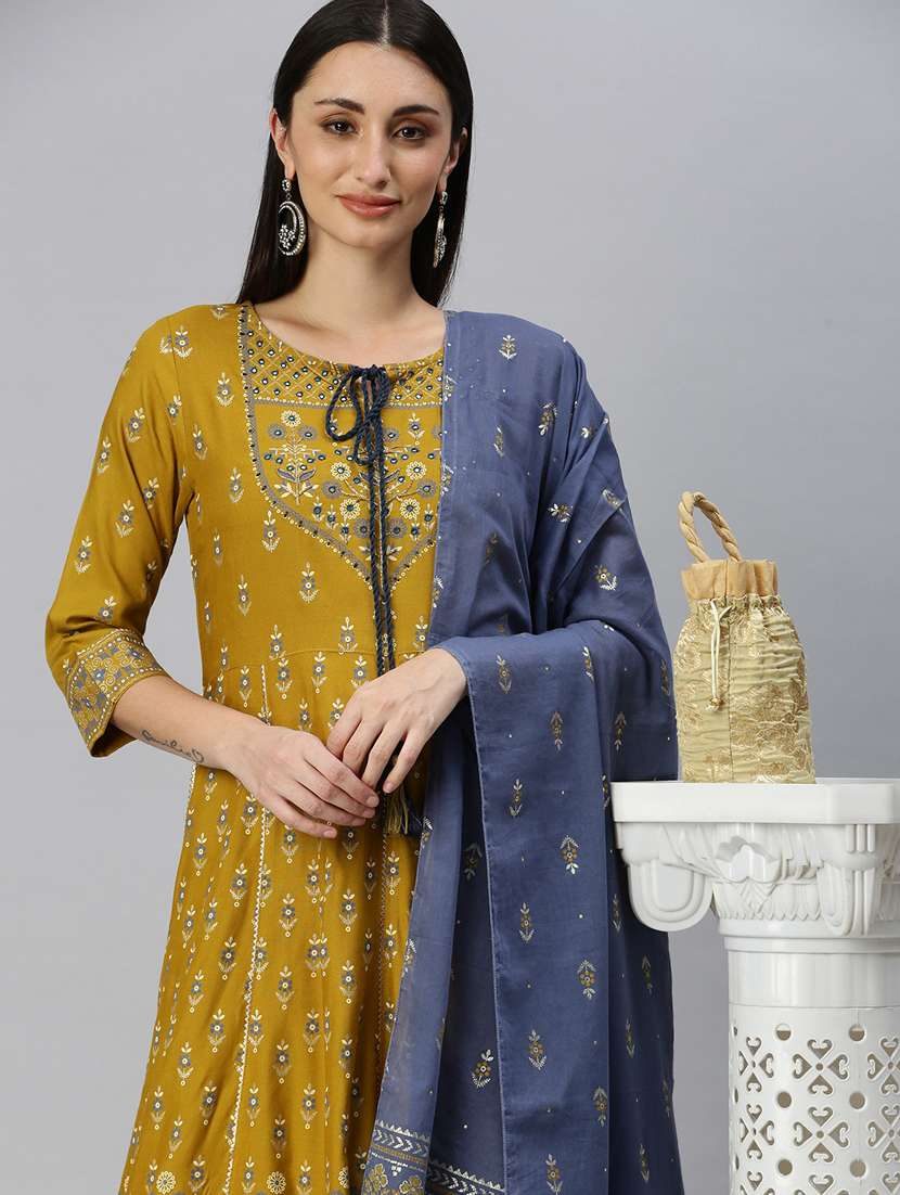 women three quarter sleeve kurta pant with dupatta set - 18285621 -  Standard Image - 4