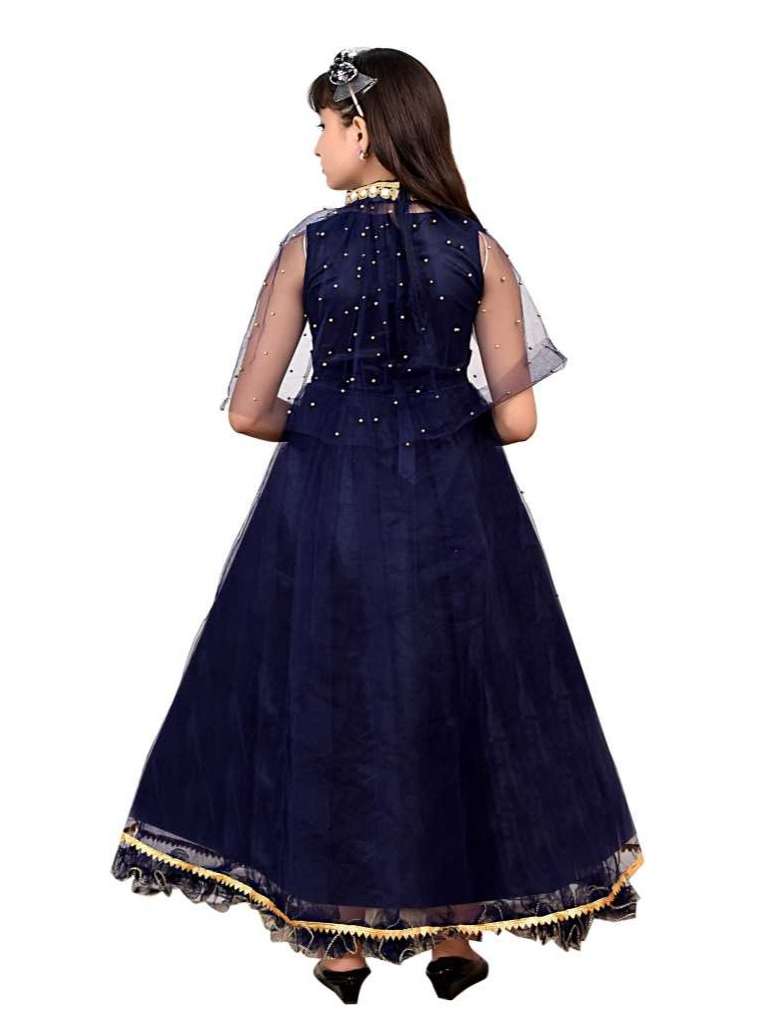 inspired by celebrity looks, stylish and  - 18286328 -  Standard Image - 1