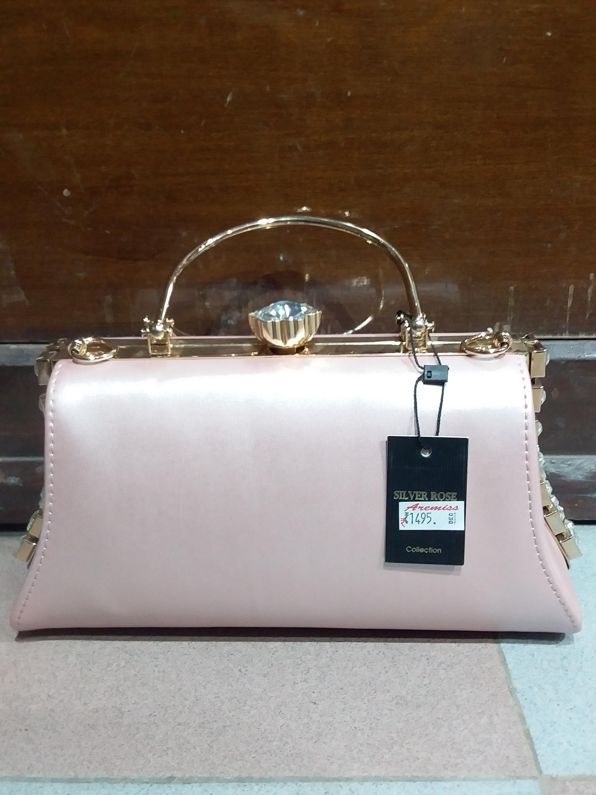 hand bags - 18293757 - Standard Image - 1