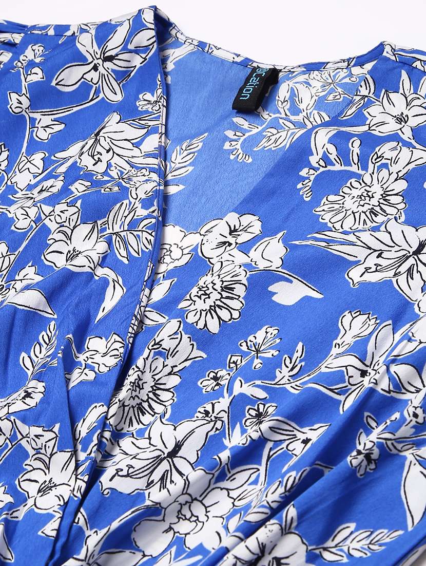 v-neck floral top - 18293793 - Standard Image - 4
