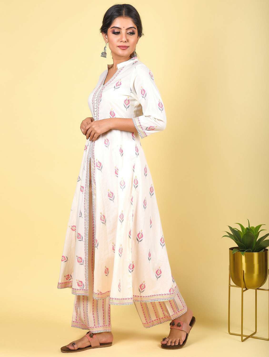 women cream mandarin neck kurta palazzo set  - 18294451 -  Standard Image - 1