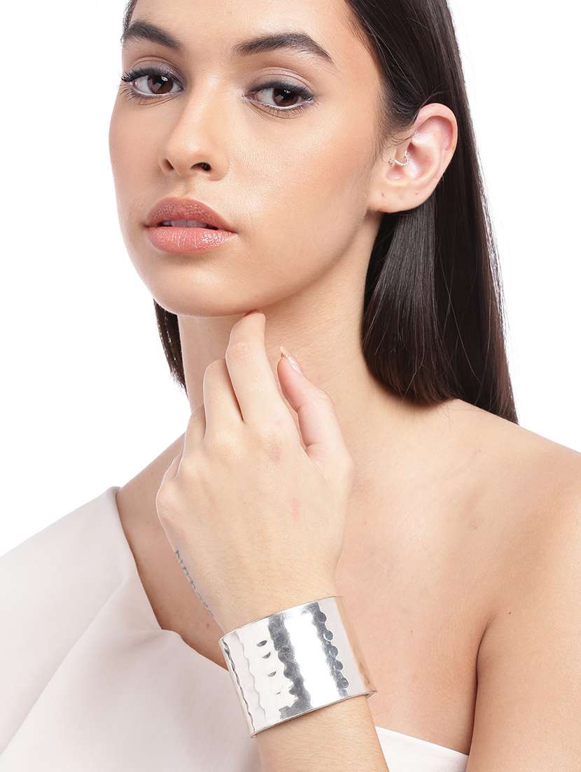 silver metal cuffs bracelet - 18300633 - Standard Image - 1