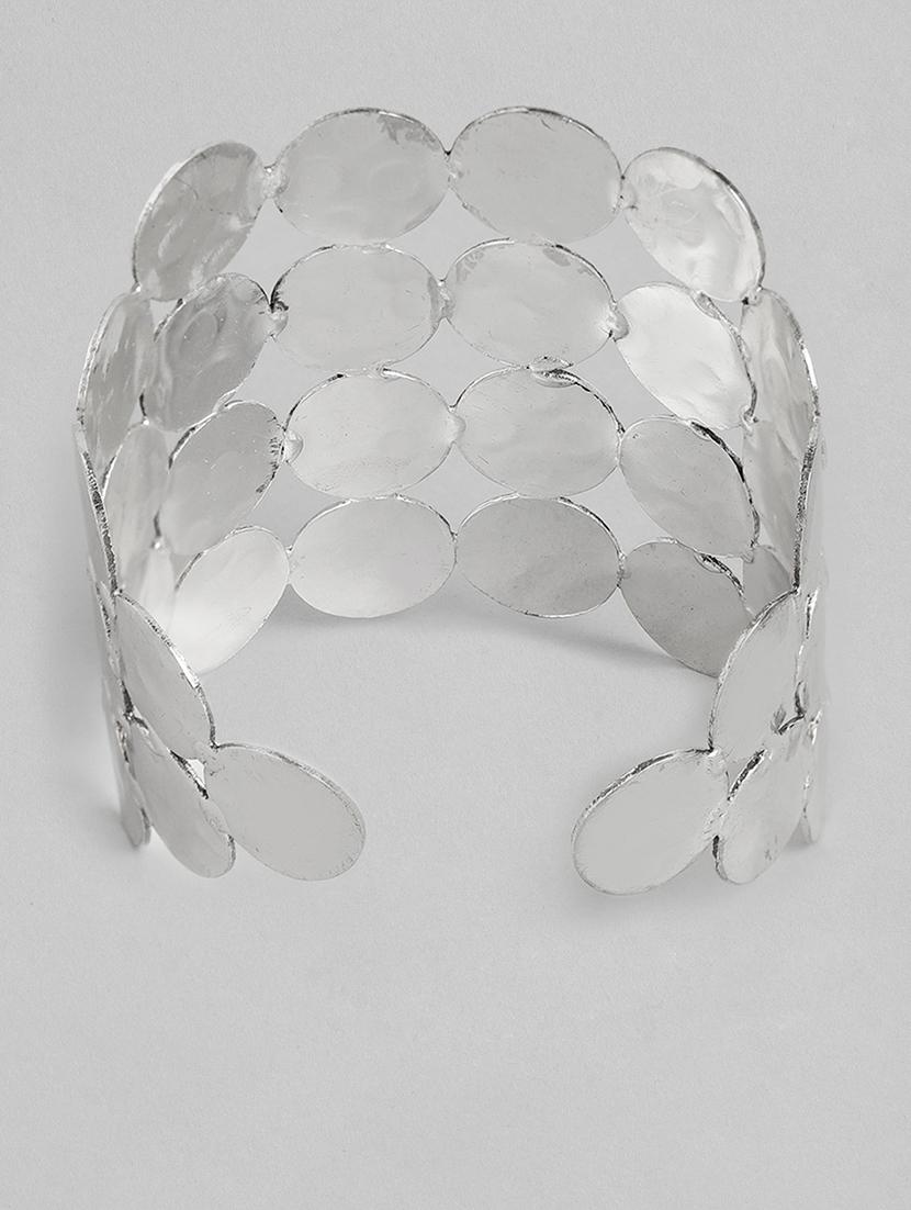 silver metal cuffs bracelet - 18300644 - Standard Image - 1