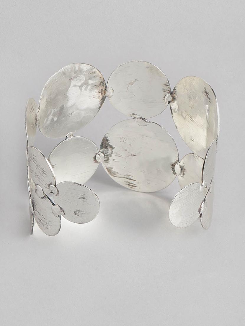 silver metal cuffs bracelet - 18300648 - Standard Image - 1