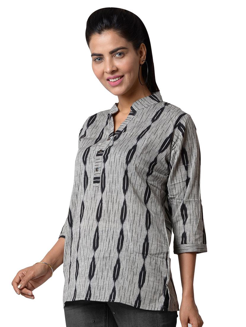 three quarter sleeved ikat printed regular top - 18305284 - Standard Image - 1
