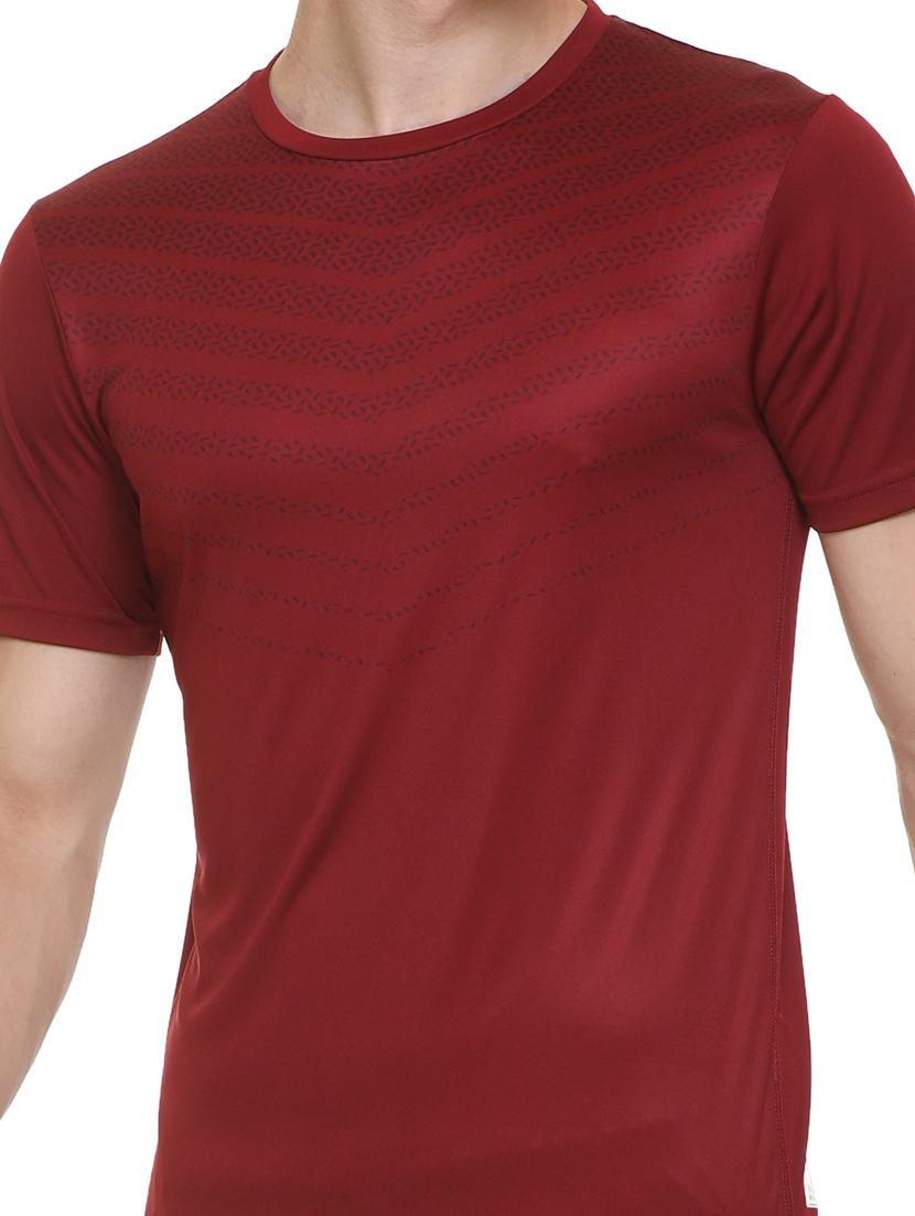 maroon solid t-shirt - 18314578 - Standard Image - 4