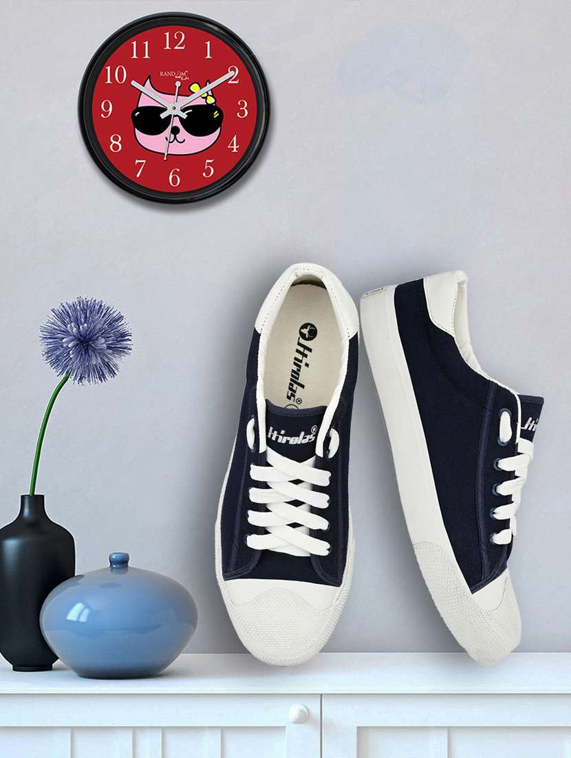 navy blue lace up sneaker
