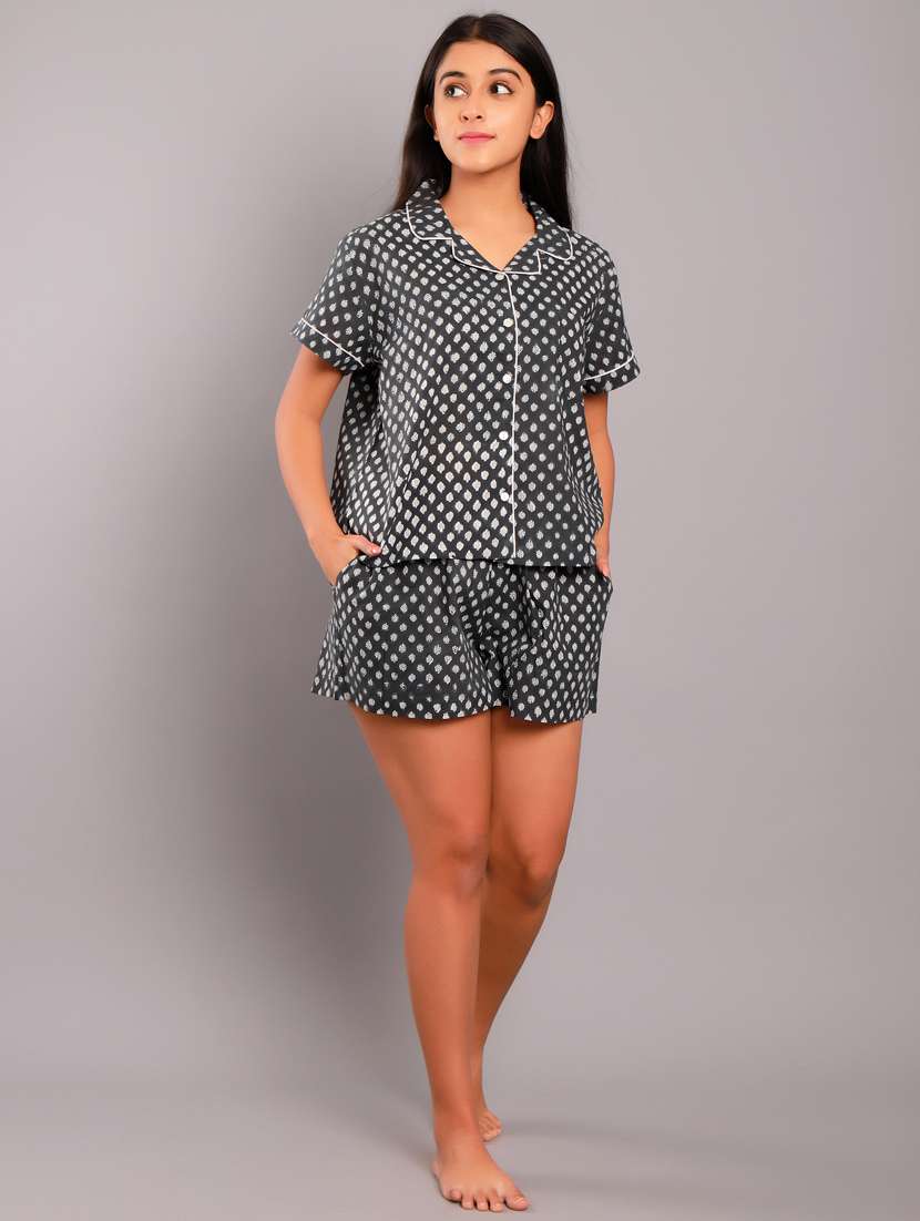shirt collar printed nightwear shorts set  - 18322379 -  Standard Image - 1