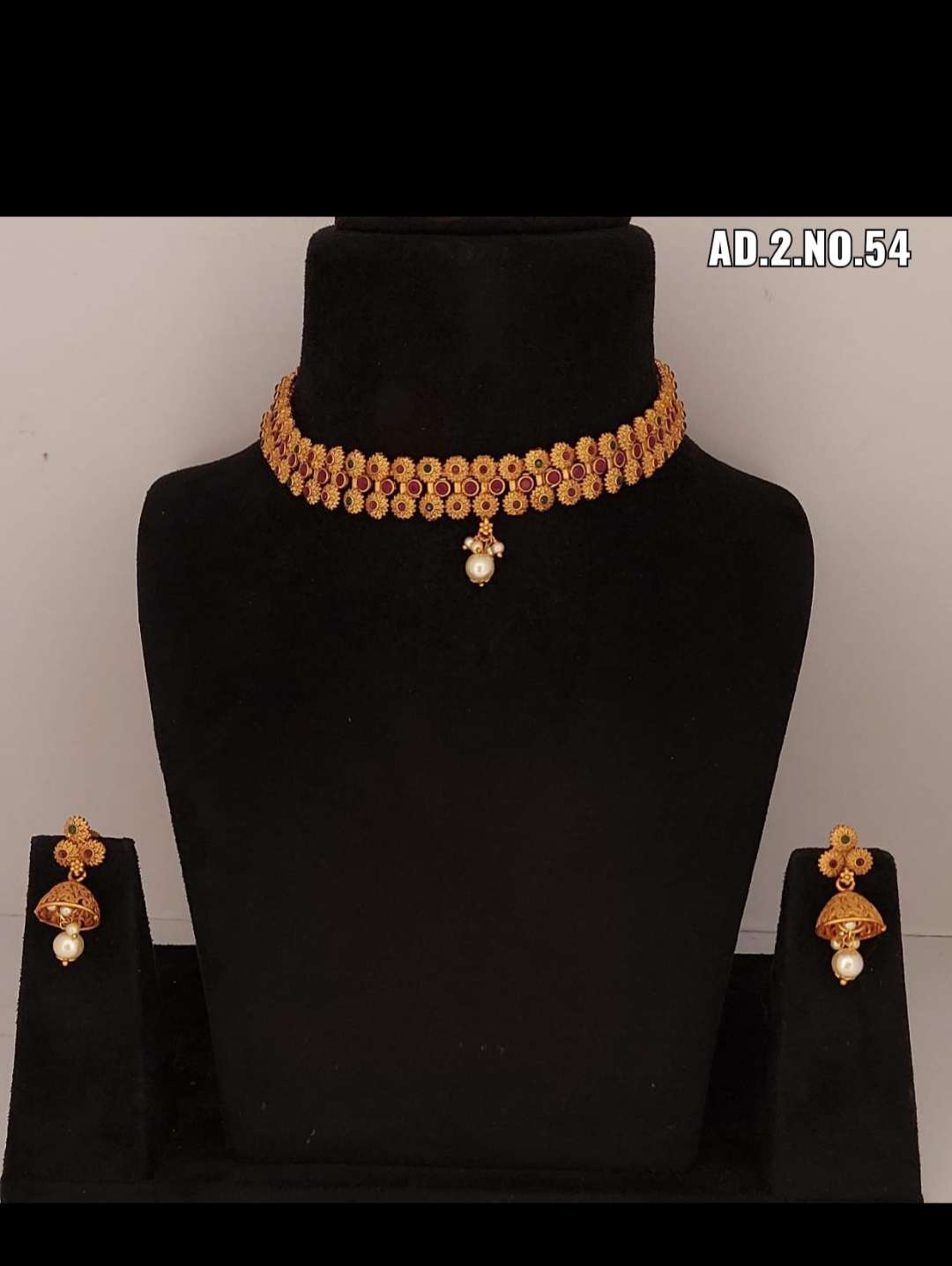 necklace set  - 18324263 -  Standard Image - 1