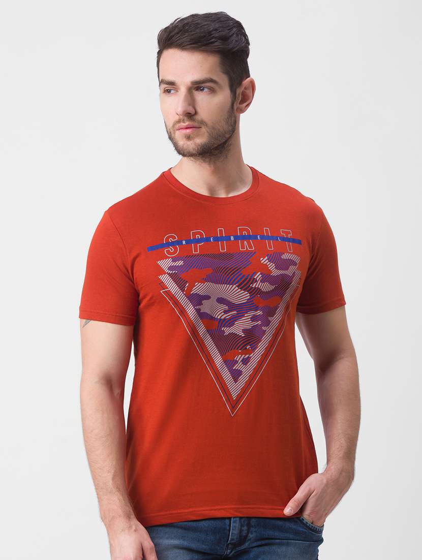 red chest print t-shirt - 18326077 -  Standard Image - 1