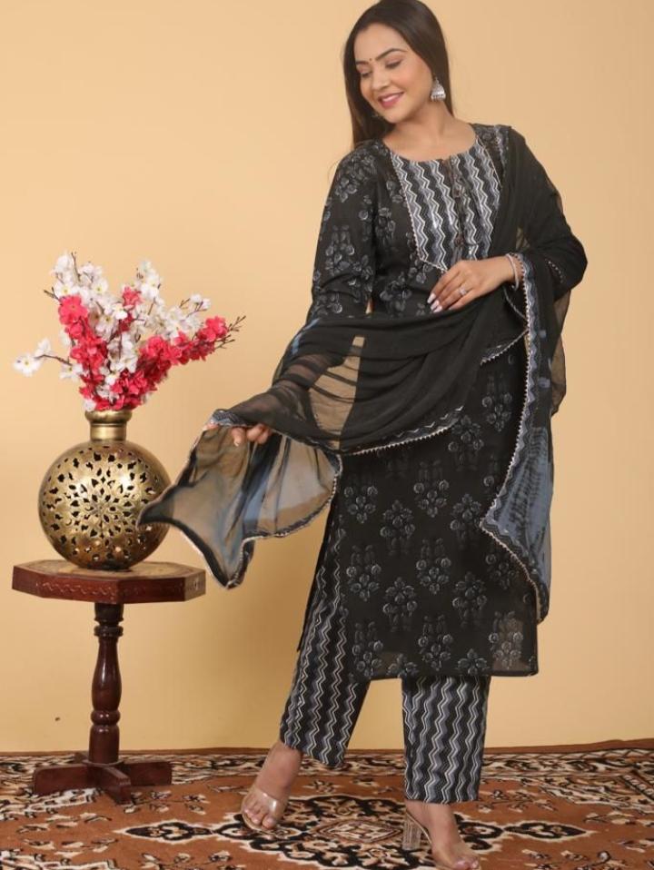 cotton suit with chiffon dupatta - 18328778 - Standard Image - 1