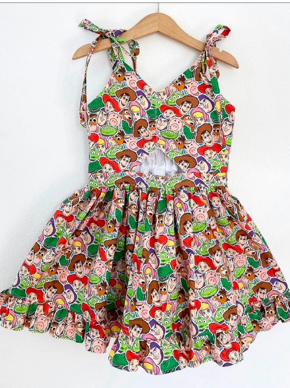 kidswear - 18328875 - Standard Image - 1