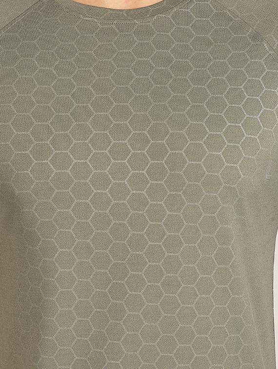 grey solid t-shirt - 18328977 - Standard Image - 4