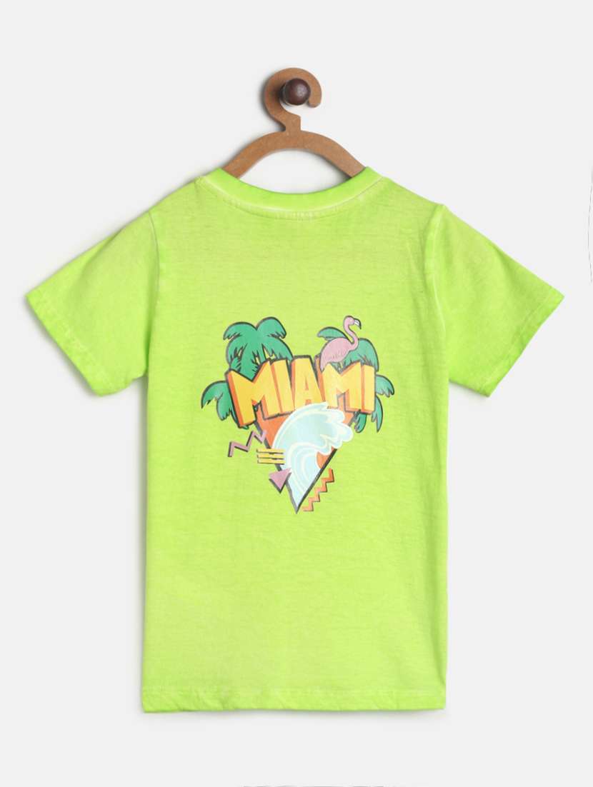 v-neck graphic t-shirt