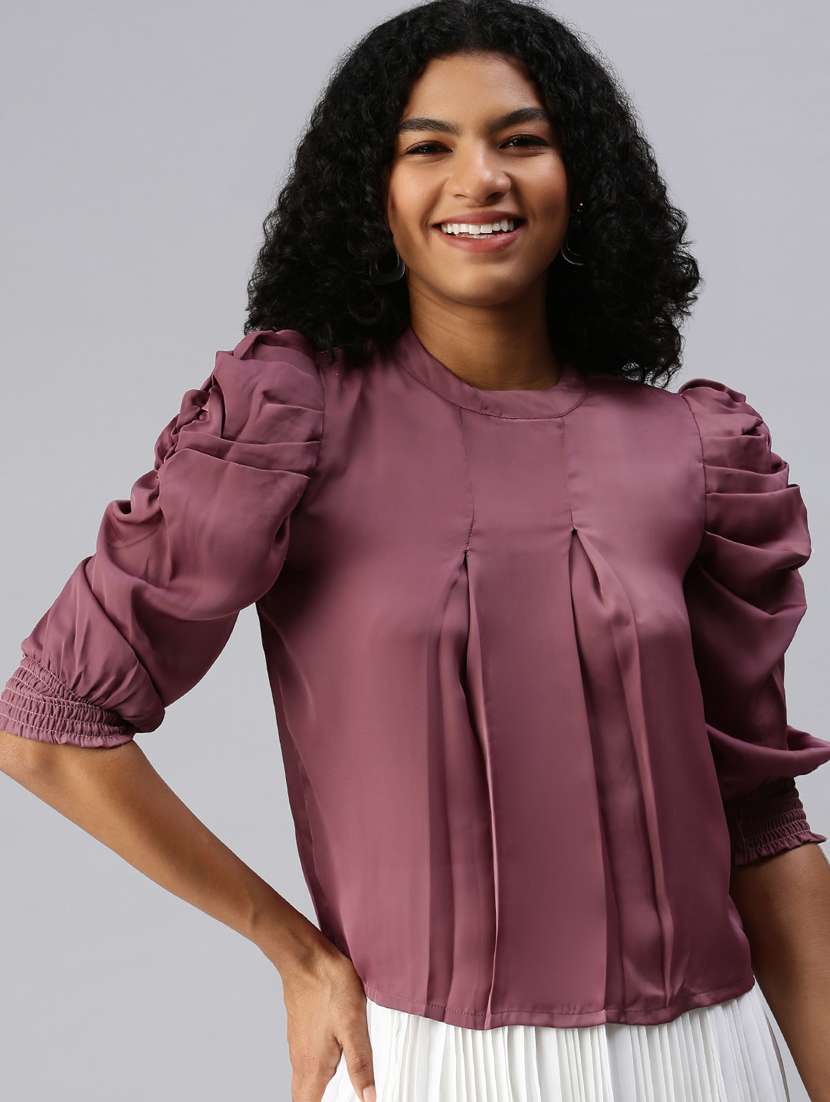 women's layered round neck top