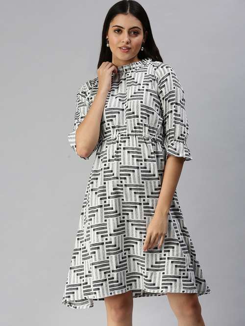 women's  paisley dress - 18337293 -  Standard Image - 0