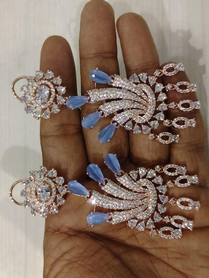 earrings for girls  - 18337512 -  Standard Image - 1