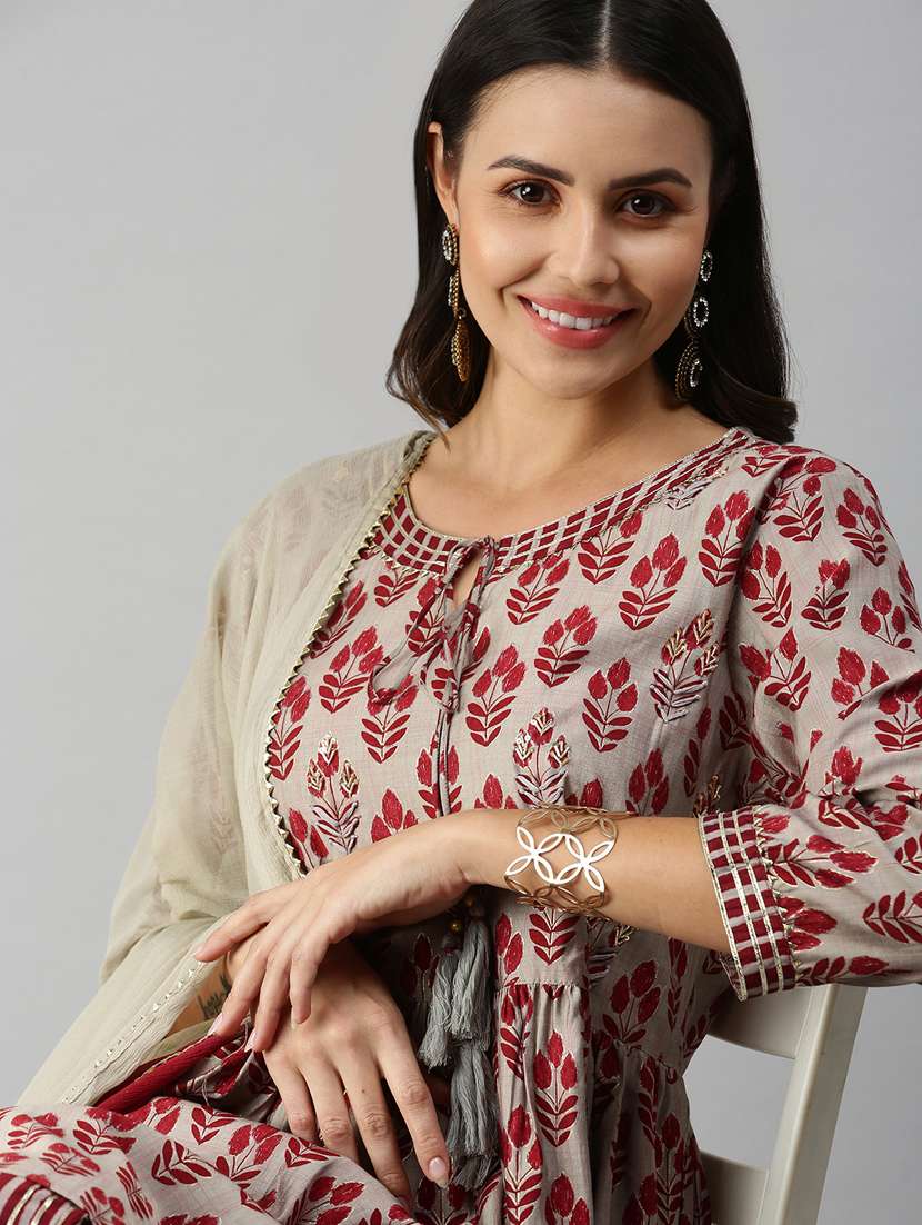 women printed kurta sharara set with dupatta - 18338297 - Standard Image - 4