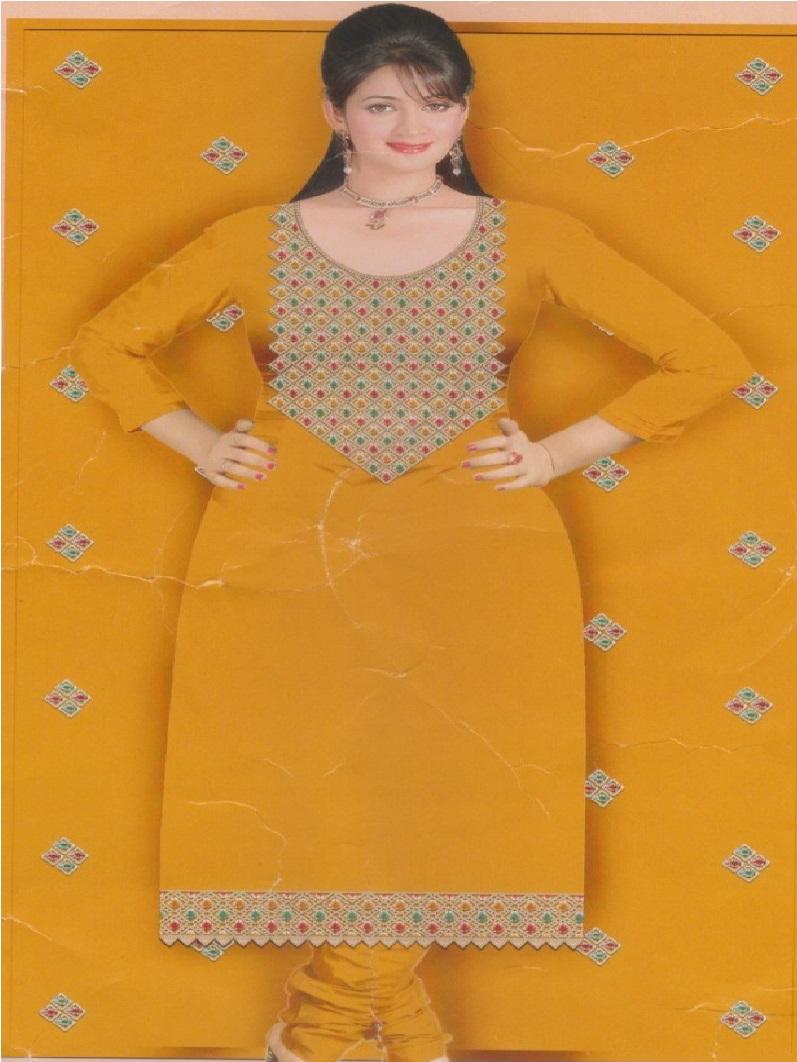the pallu of the suit is - 18340914 - Standard Image - 1