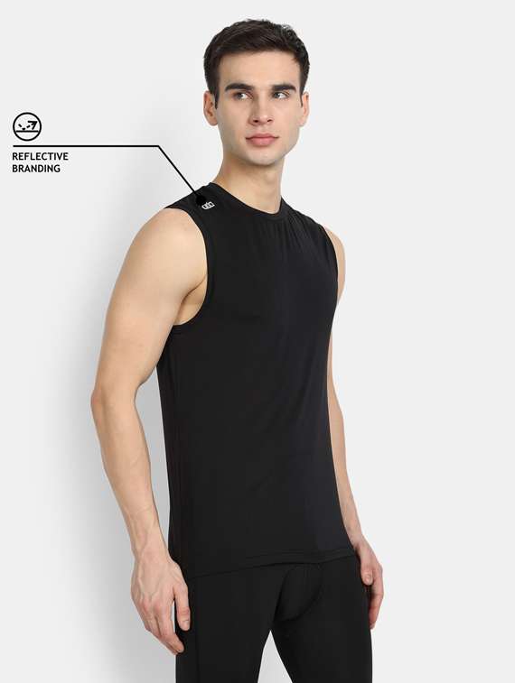 black color-blocked t-shirt - 18342336 -  Standard Image - 1