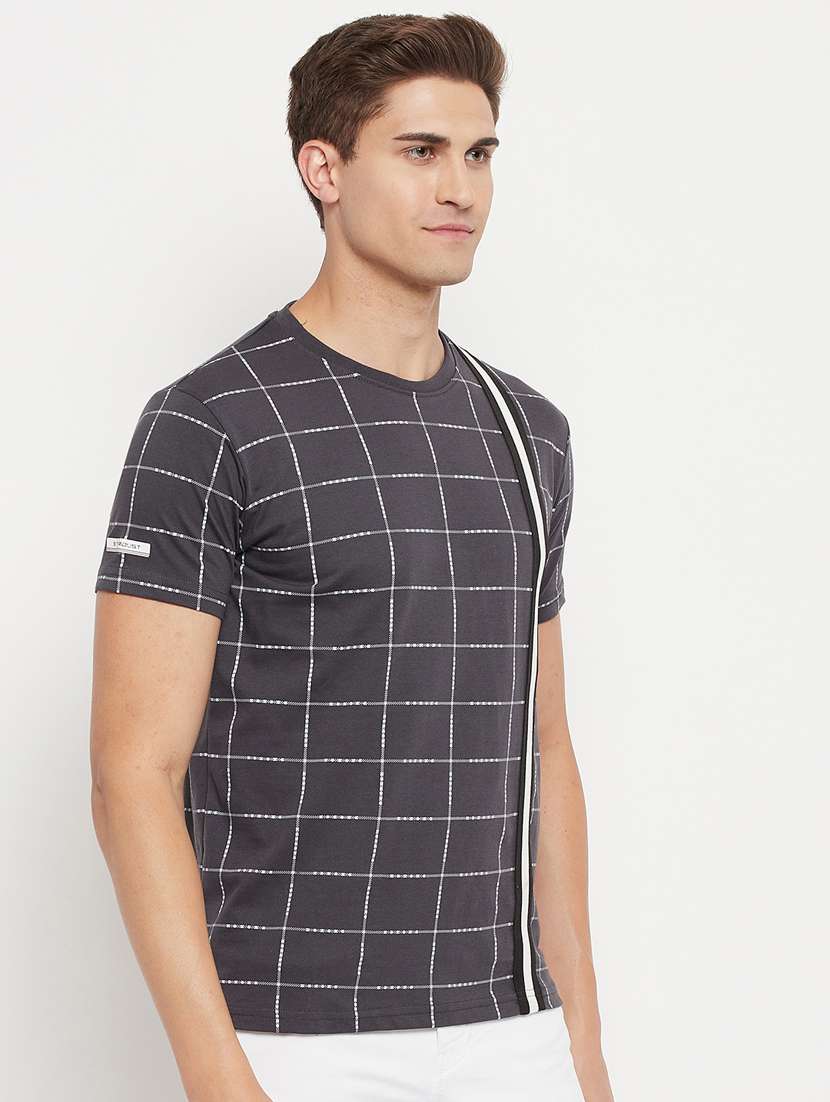 grey checkered t-shirt - 18344713 -  Standard Image - 1