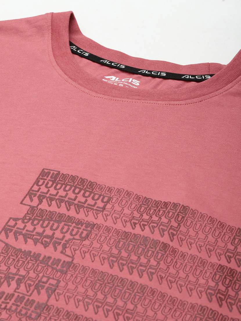pink front-printed t-shirt - 18346297 - Standard Image - 4