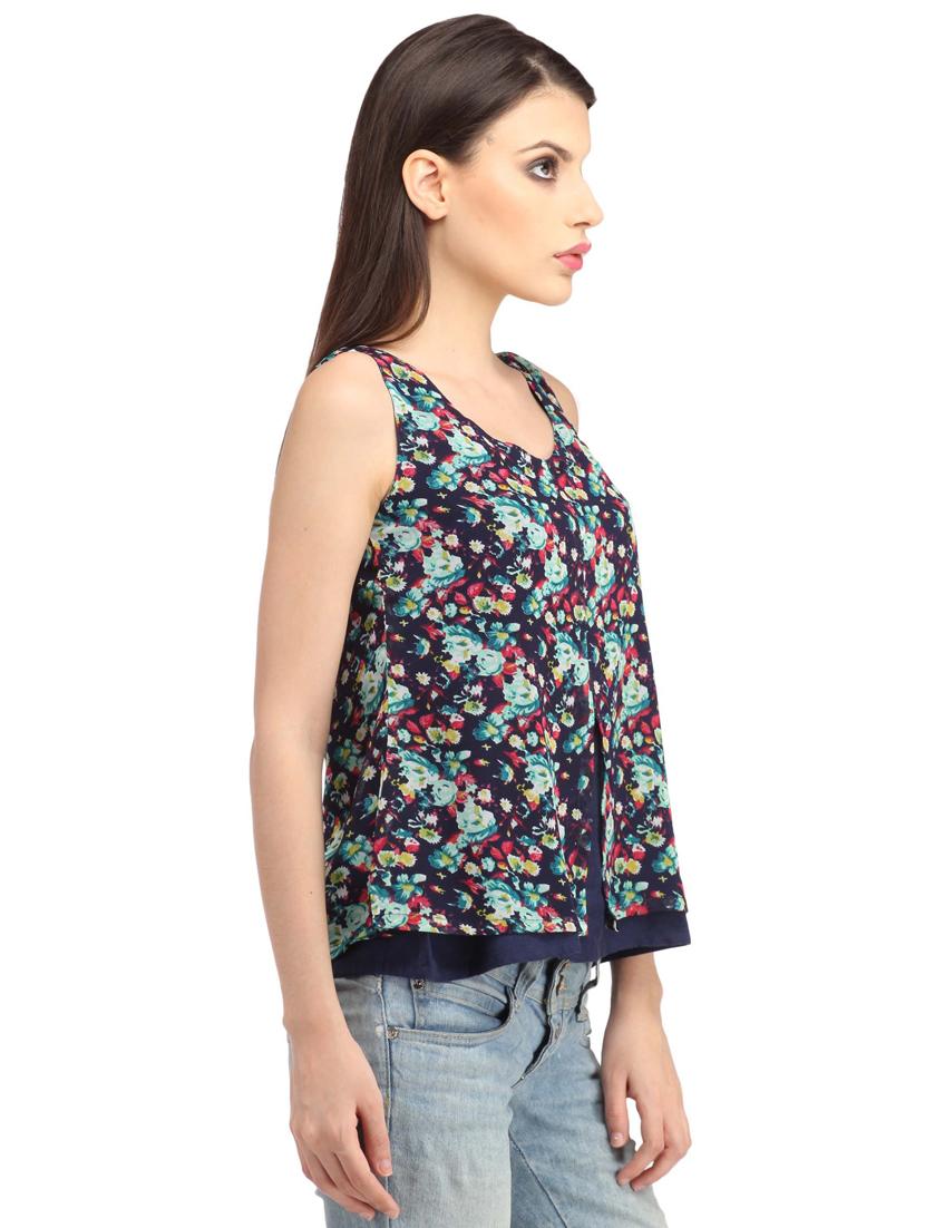 round neck printed top - 18347764 - Standard Image - 1