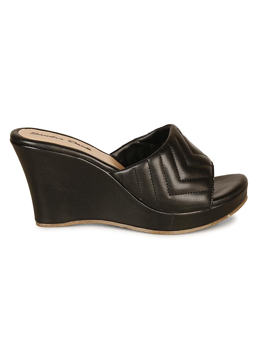 casual wedges - 18355857 -  Standard Image - 1