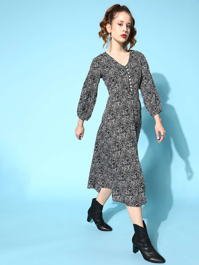 women's  floral dress - 18356957 -  Standard Image - 1