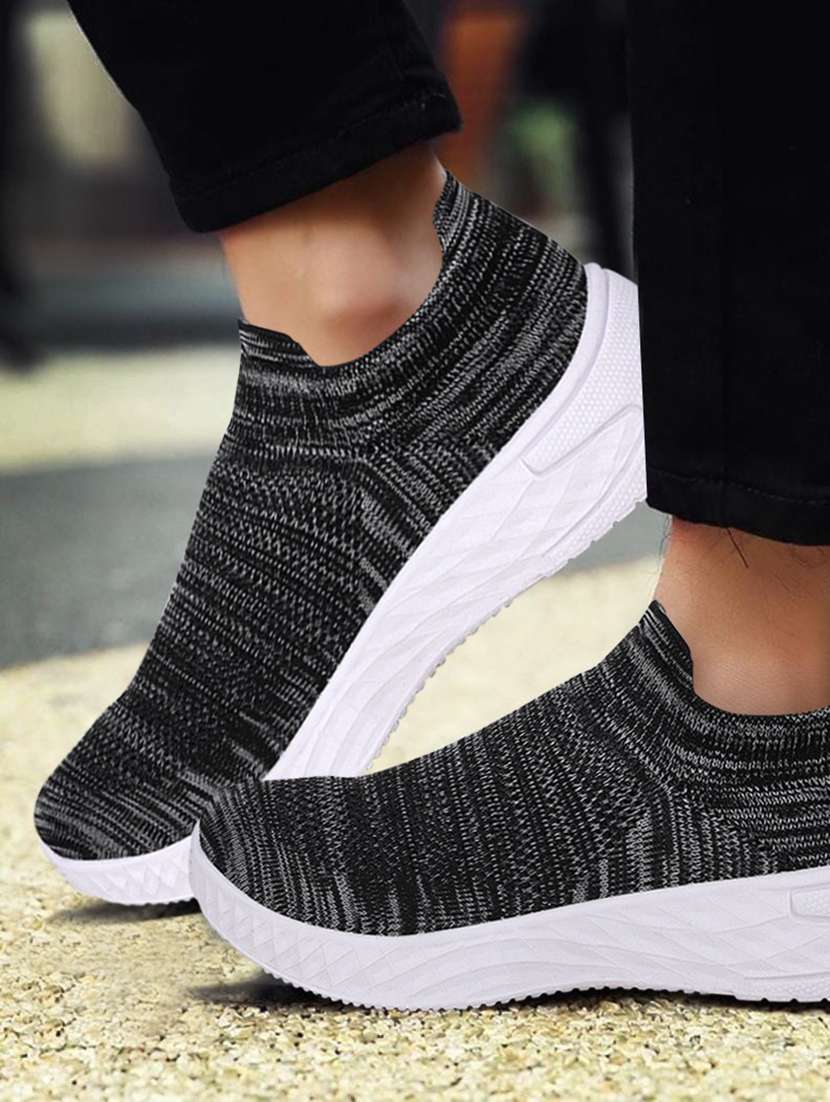 black polyester slip on sports shoes - 18360592 -  Standard Image - 4