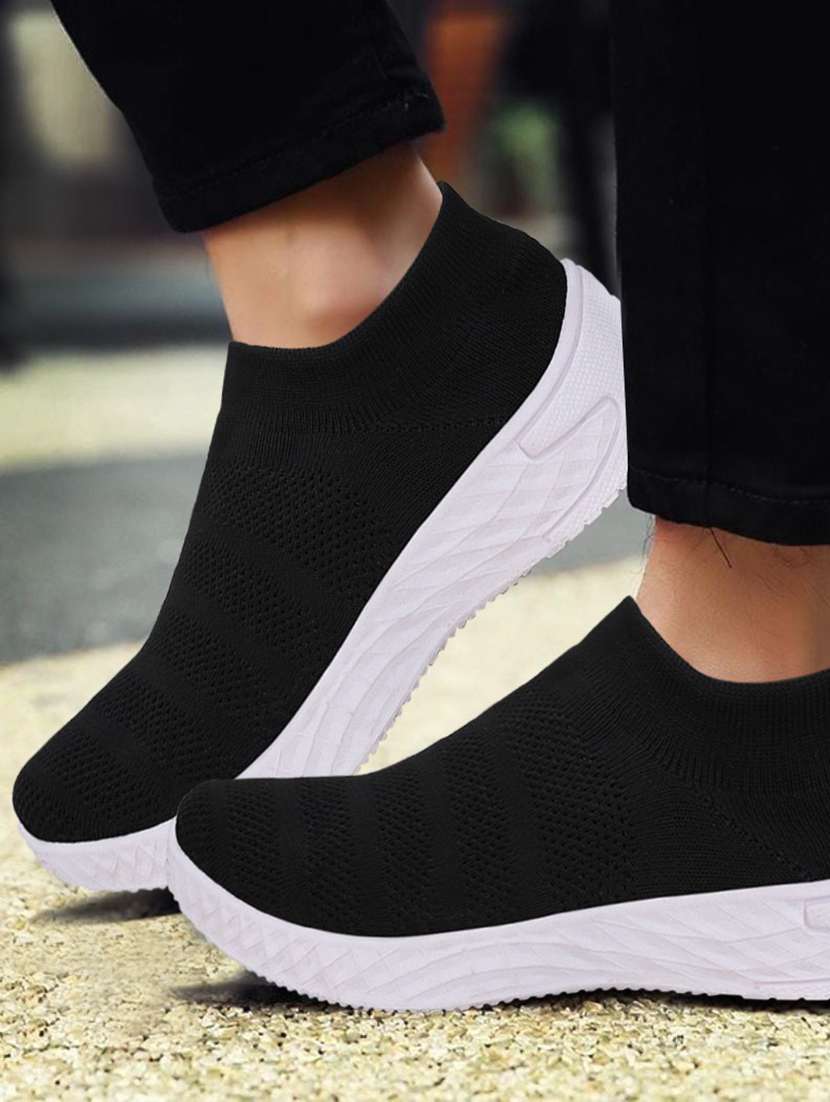 black polyester slip on sports shoes - 18360595 -  Standard Image - 4