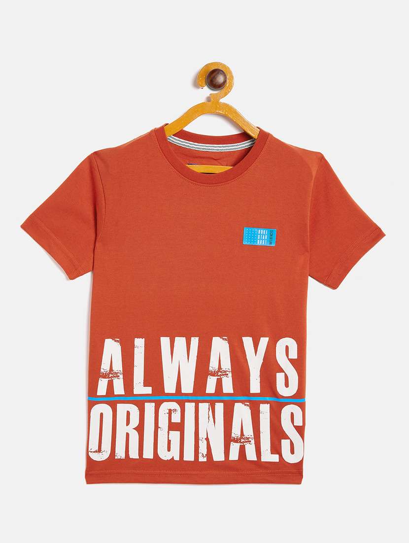 orange printed t-shirt