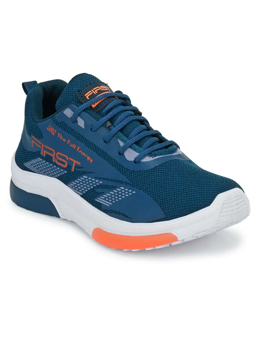 men lace up sport shoes - 18367366 -  Standard Image - 1