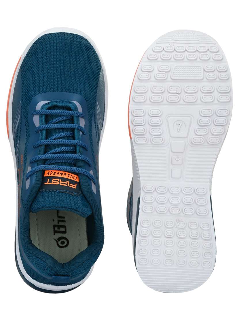 men lace up sport shoes - 18367366 -  Standard Image - 4