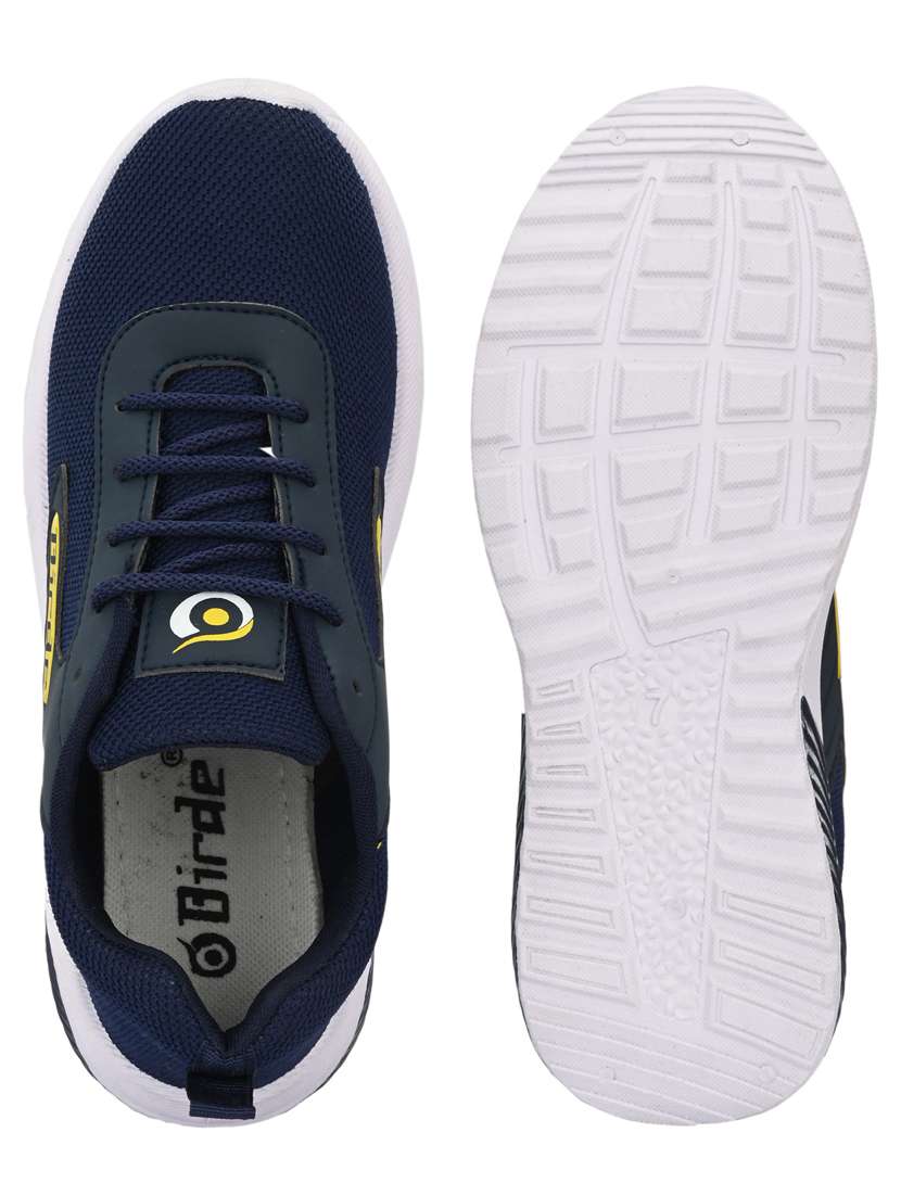 men lace up sport shoes - 18367395 -  Standard Image - 4