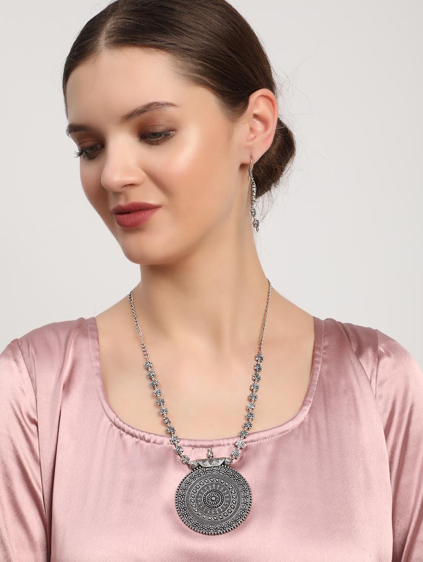 silver plated spherical jewellery set with ring and nosepin - 18373354 - Standard Image - 4