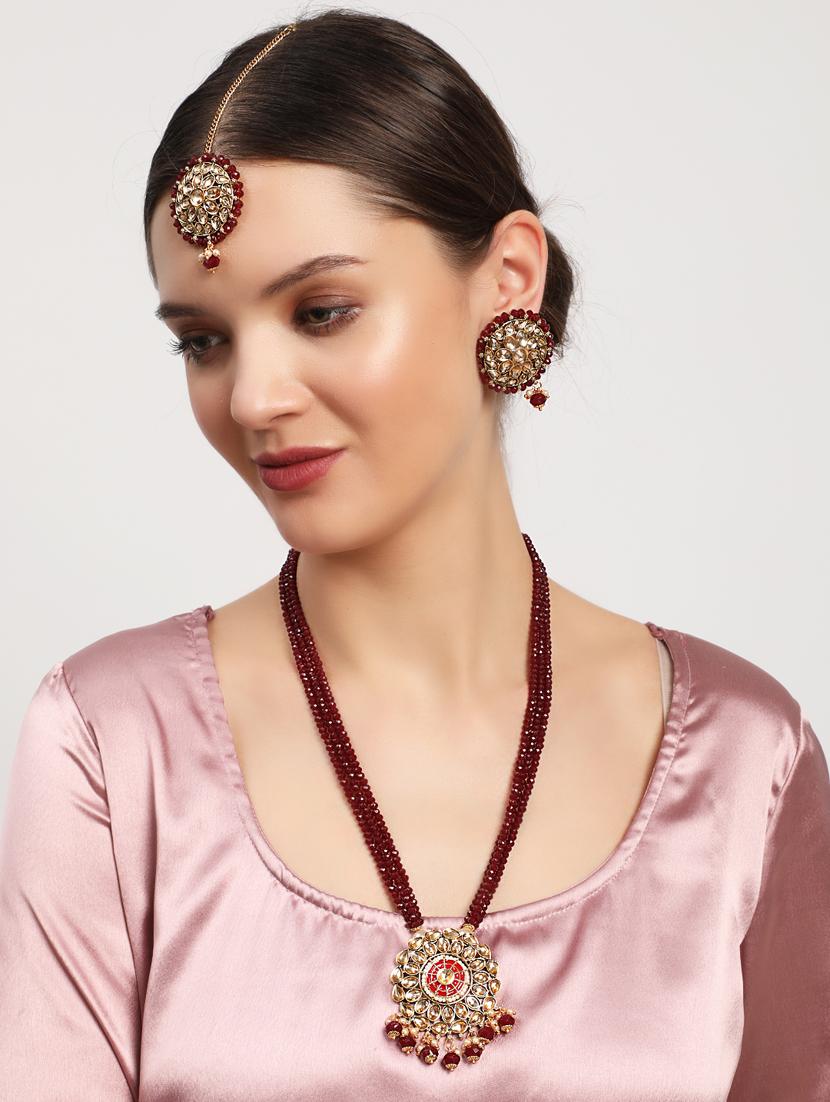 gold-plated & kundan studded maroon beaded multi-strand set with maangtika - 18373355 - Standard Image - 4