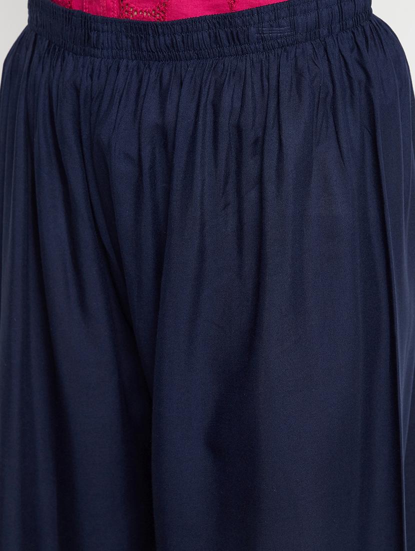 mid rise solid flared palazzo - 18373745 - Standard Image - 4