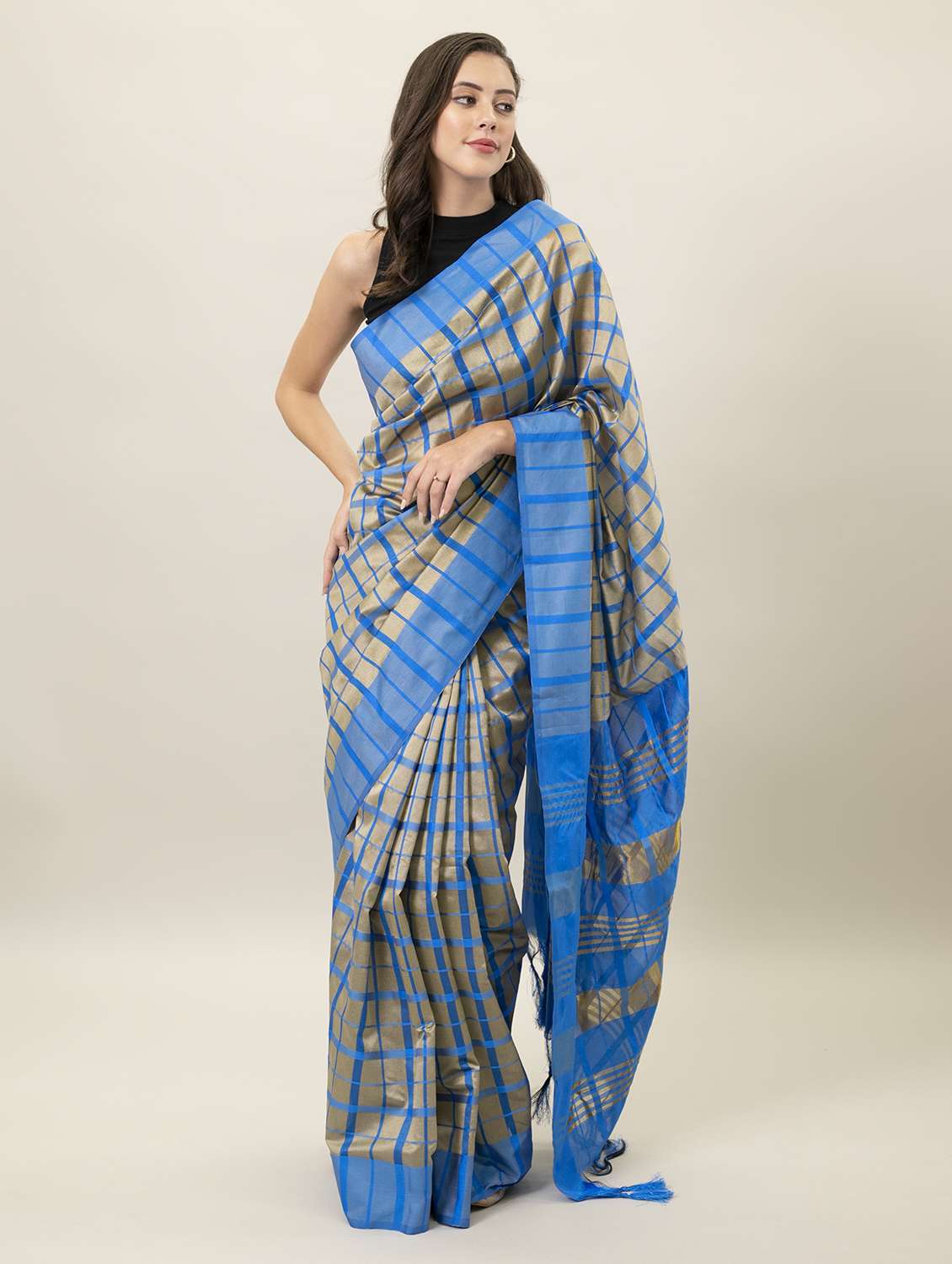 women's checks teal colored saree with blouse