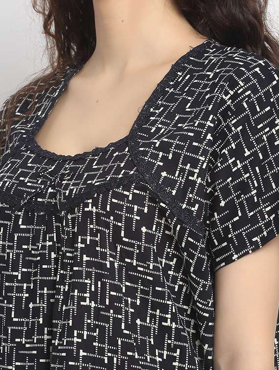 short sleeved printed nighty - 18377722 -  Standard Image - 4