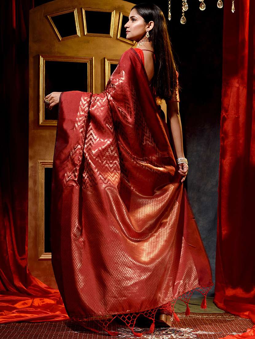 maroon silk blend banarasi saree with blouse - 18378112 -  Standard Image - 1