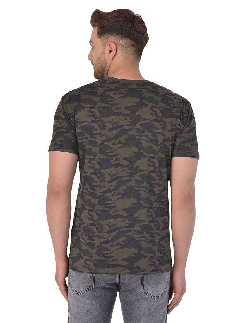 olive green camouflage t-shirt - 18378864 -  Standard Image - 1