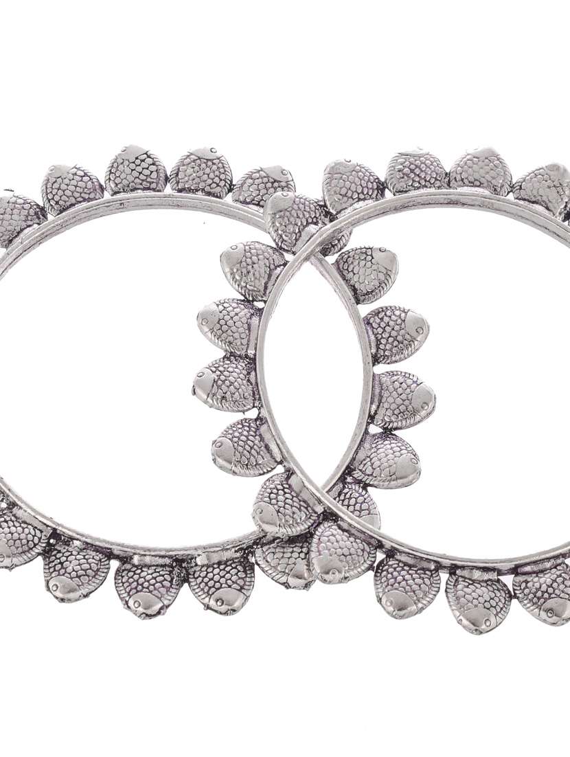 Set Of 2 Silver Toned Oxidised Filigree Shaped Bangles