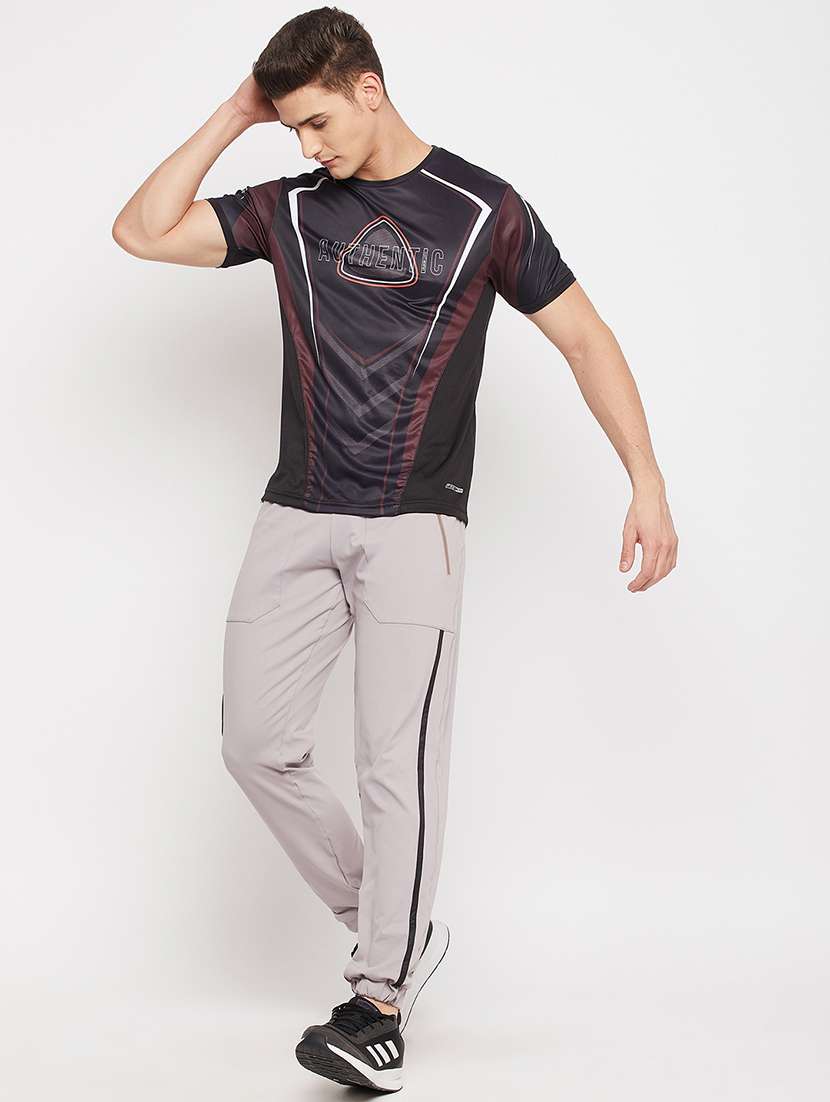 black front-printed t-shirt - 18381399 -  Standard Image - 4