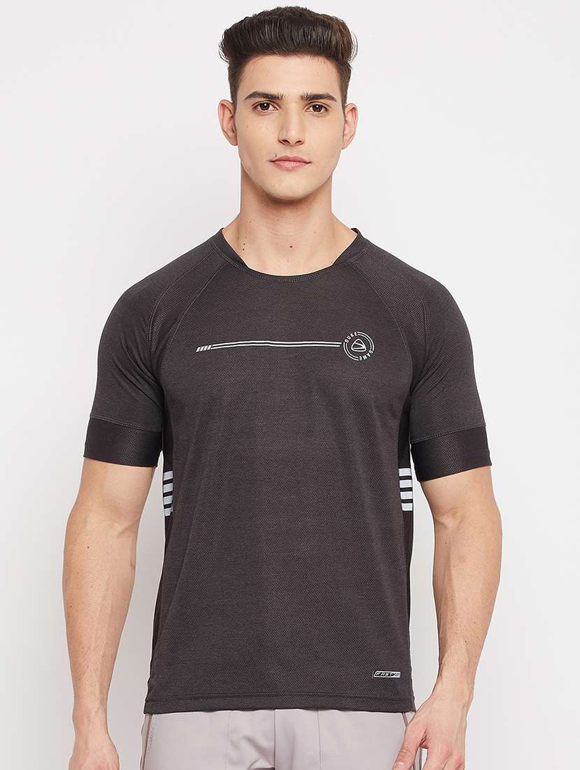 grey chest-printed t-shirt