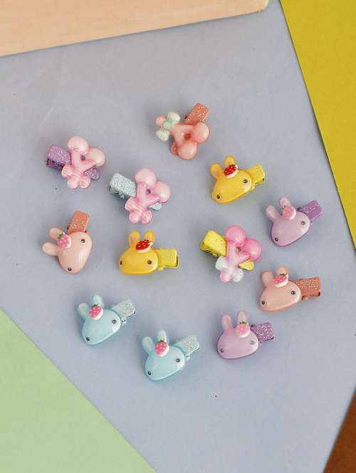 set of 12 alligator hair accessory - 18386577 -  Standard Image - 0